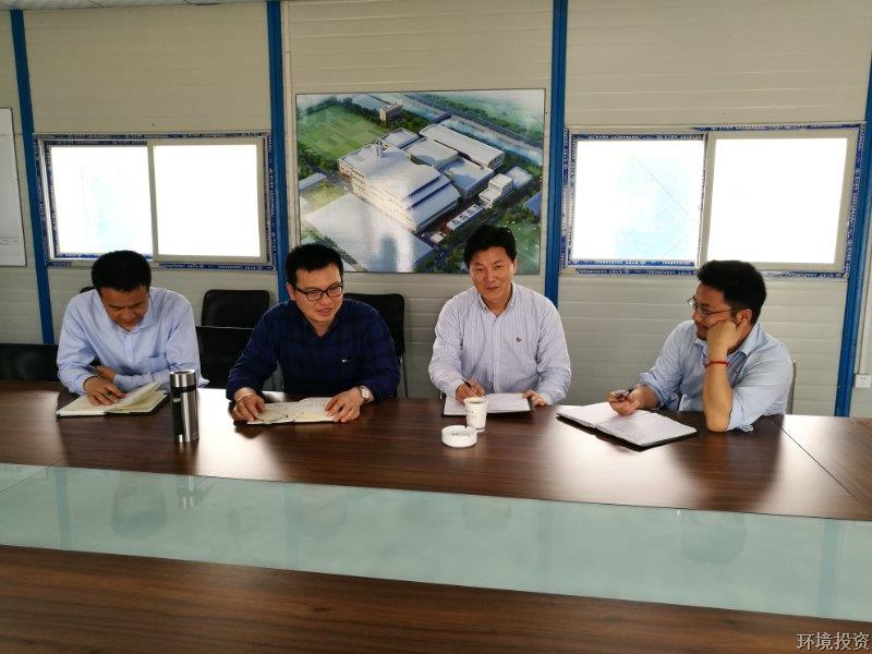 4）座谈会-与新进职工发言互换.jpg